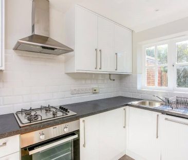 3 bedroom terraced house to rent - Photo 5