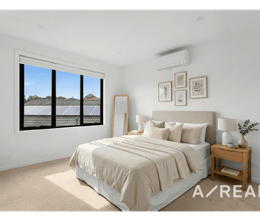 Spacious Living in a Quiet Court Setting - Photo 3