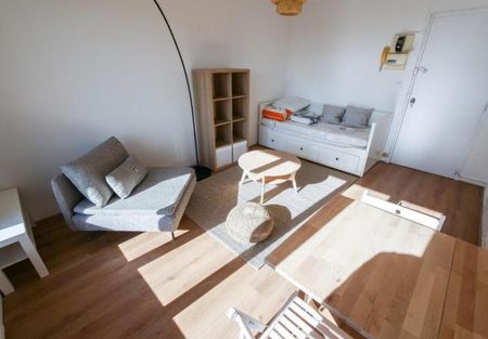 Grand studio 35 m2 meublé Côte Pavée / Guilhemery - Photo 2