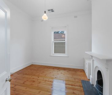 Open the Door to Timeless Elegance - Photo 6