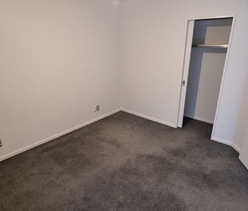 Sunny 3 Bedroom home with carpark - Photo 3