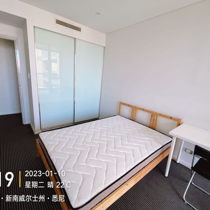 Optional Furniture Package Available｜Filled 3 Bedroom Apartment with Resort-Style Facilities | Prime Waterloo Location - Photo 1
