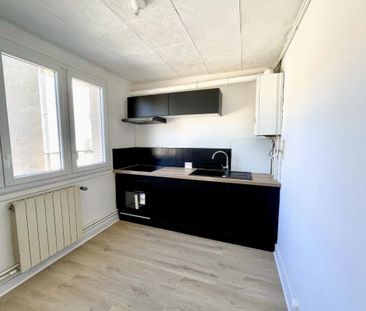 Location Appartement 3 pièces 60m² ROANNE 42300 - Photo 5