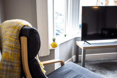 4 bedroom terraced house to rent - Photo 4