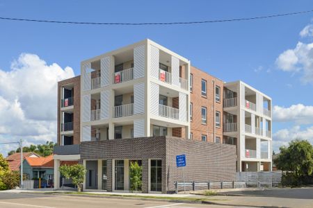 MODERN TWO BEDROOM UNIT IN A PRIME STRATHFIELD SOUTH LOCATION - Photo 2
