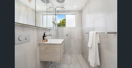 Luxurious Waterfront Living in McMahons Point - Photo 4