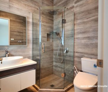 Multi-generational Executive Living - Photo 2