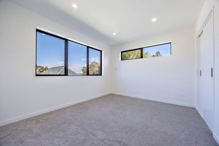 Luxury 4BR Home in Chatswood! - Photo 2