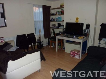 5 Bed - St Peters Road, University Area - Photo 3