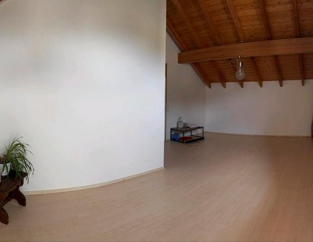 Geräumiges WG Zimmer im Grünen zu vermieten - Foto 1