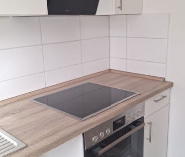 Sanierte 2-Zimmerwohnung mit Einbauküche im Nordend! - Photo 1