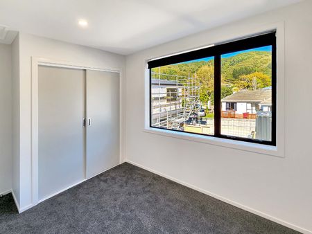 Wainuiomata, 2 bedrooms with Carpark - Photo 4