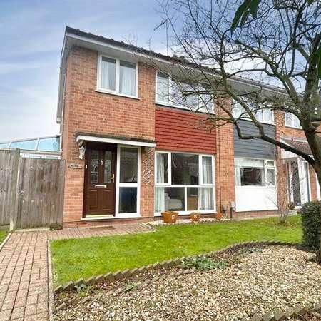 The Spinney, Yateley, Hampshire, GU46 - Photo 1