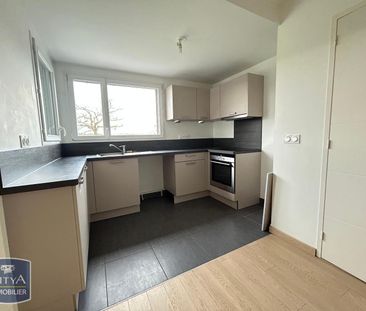 Location Appartement 3 pièces 66m² CHANGE 53810 - Photo 4