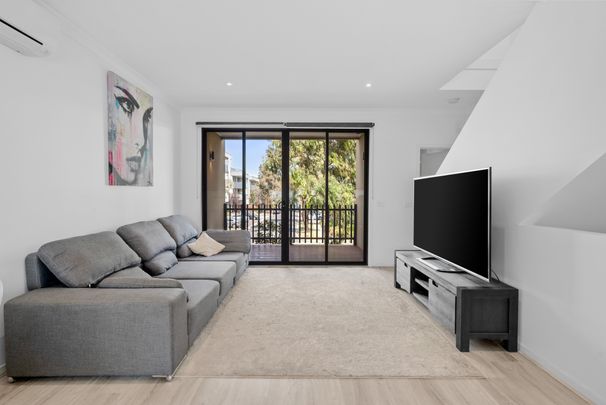 Modern Inner City Perfection - Photo 1