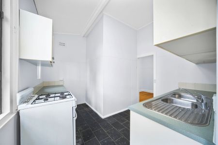 Charming Home in Excellent Location ** Available 07/11/25 ** - Photo 5