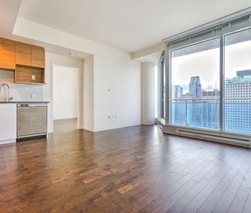 Experience the pulse of downtown Montreal at Allegra and Le V, wher... - Photo 2