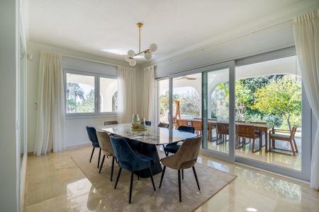 5 bedroom luxury Villa for rent in The Golden Mile, Spain - Photo 3
