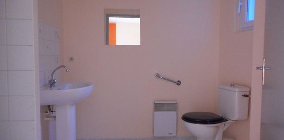 Location Appartement 1 pièce 30m² ST MARS LA JAILLE 44540 - Photo 2