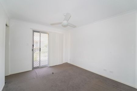 3 BEDROOMS TOWNHOUSE IN DURACK - Photo 2
