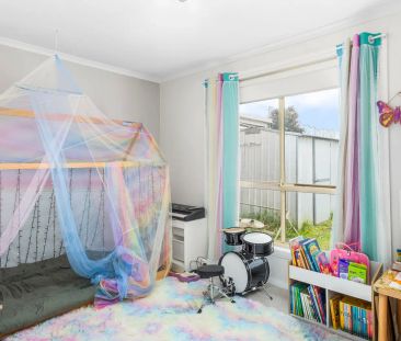 Charming Family Home - Photo 4