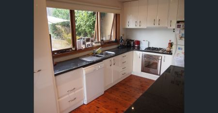 Stylish and Spacious - Photo 3