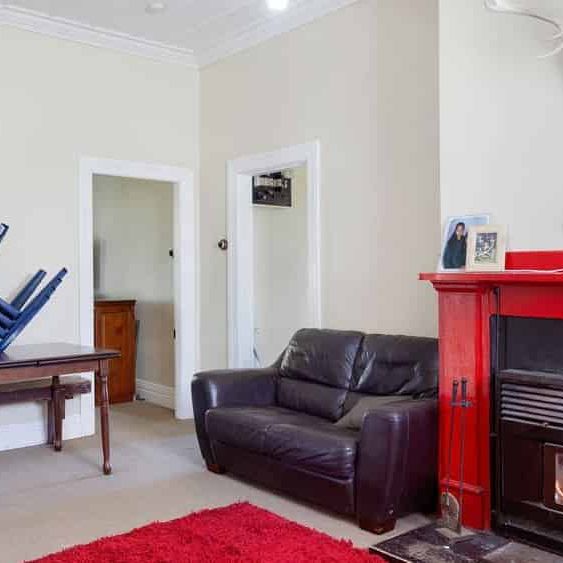 Cosy Family Home - Photo 1