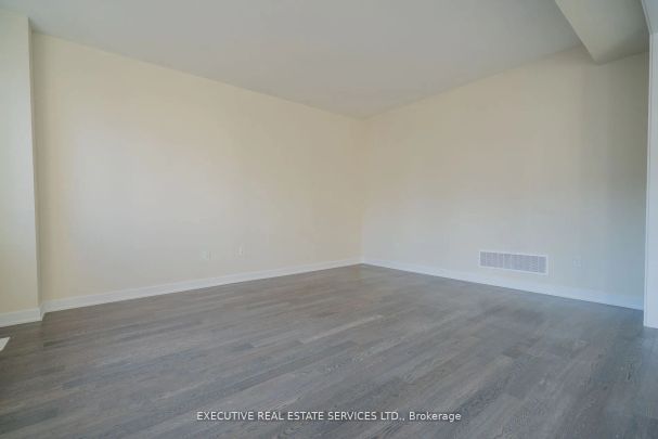 Property For Lease | X9045877 - Photo 1