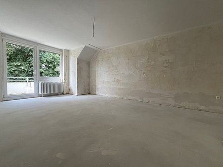 Ihr neues Zuhause erwartet Sie: Gemütliche 2,5-Zimmer-Dachgeschosswohnung mit Balkon! - Photo 2