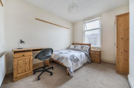 3 bedroom terraced house to rent - Photo 4