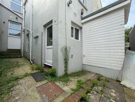 Elm Grove, Brighton, BN2 - Photo 2