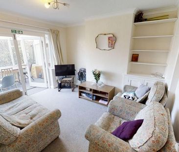 4 bedroom semi-detached house to rent - Photo 5