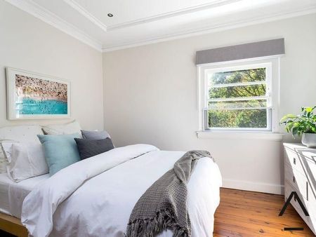 Light filled and peaceful two bedroom unit in Woollahra - Photo 4
