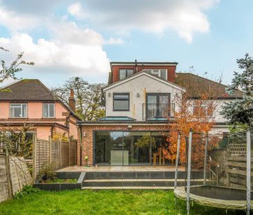 4 bedroom semi-detached house to rent - Photo 3