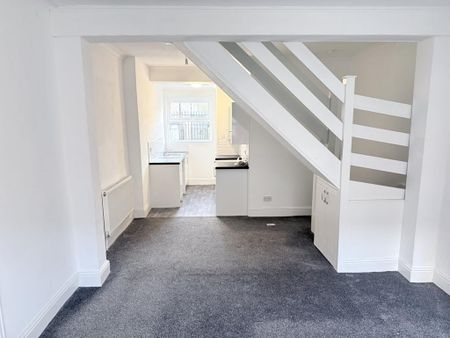 2 bedroom terraced house to rent - Photo 2