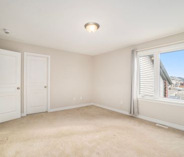 For Lease - 260 Dolce Crescent, Blossom Park - Airport and Area, On... - Photo 3