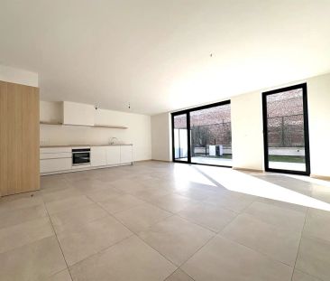 Modern en instapklaar gelijkvloers appartement met terras, tuin en ... - Photo 2