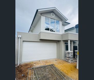 Stunning Brand New Built Hamptons 2-Storey Home - Photo 5