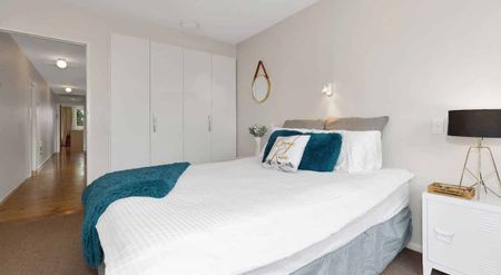 Easy Living On Elizabeth! - Photo 4