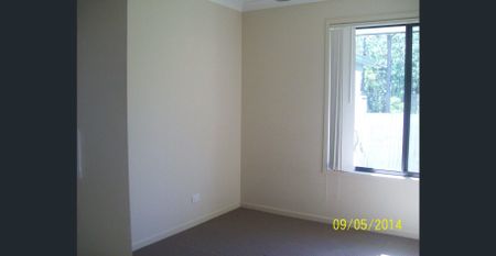 MODERN FAMILY LIVING 3 BEDROOM HOME - Photo 3