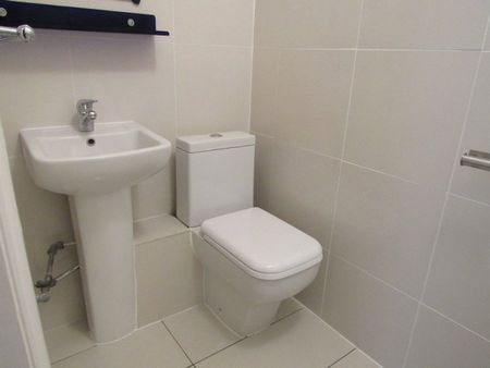 1 Bed Flat, Dollis Road, N3 - Photo 3