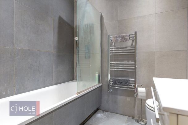 Kenham House, - Photo 1