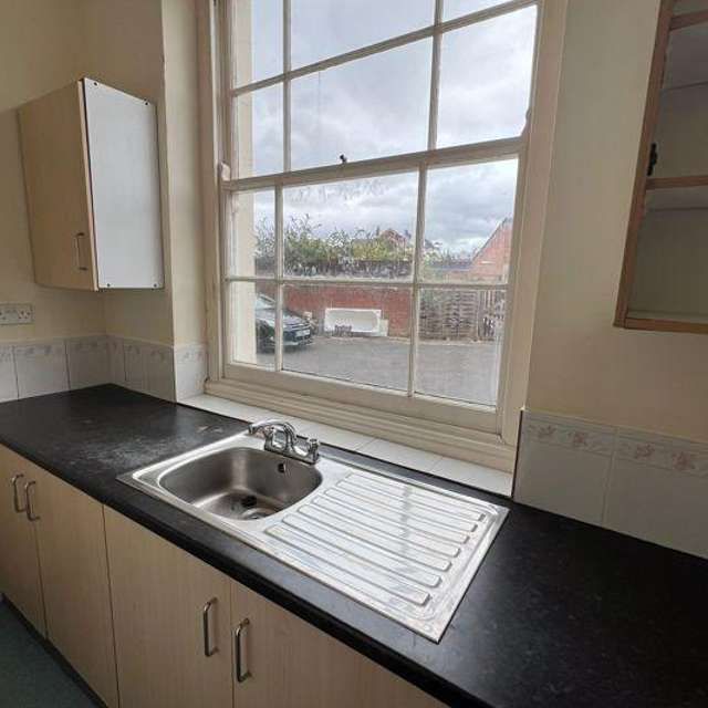 1 bedroom flat to rent - Photo 1