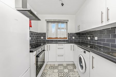 1 Bed Flat, Turnstone Close, E13 - Photo 5
