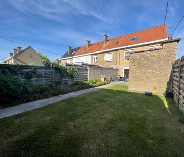 Volledig vernieuwde woning met 3 slaapkamers en garage te Roeselare - Photo 2