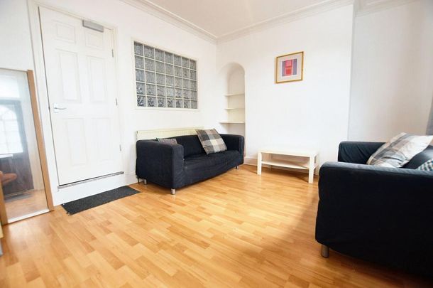 3 bedroom terraced house to rent - Photo 1