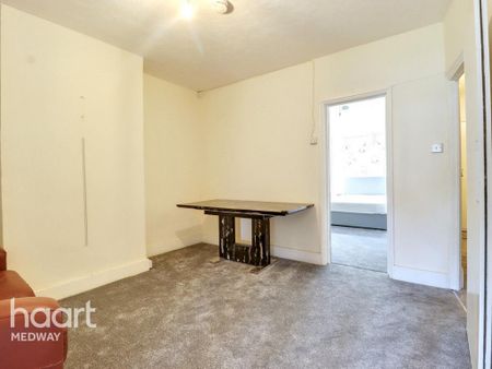 3 bedroom terraced house to rent - Photo 2