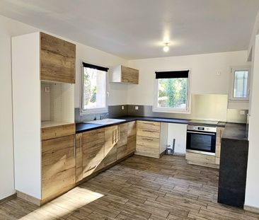 Location Maison 5 pièces 135m² GONFARON 83590 - Photo 4