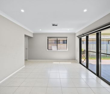 Stunning Family Home in Schofields – Perfect for Modern Living&excl; - Photo 5