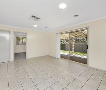 14 Colverwell Crescent, Jerrabomberra - Photo 2